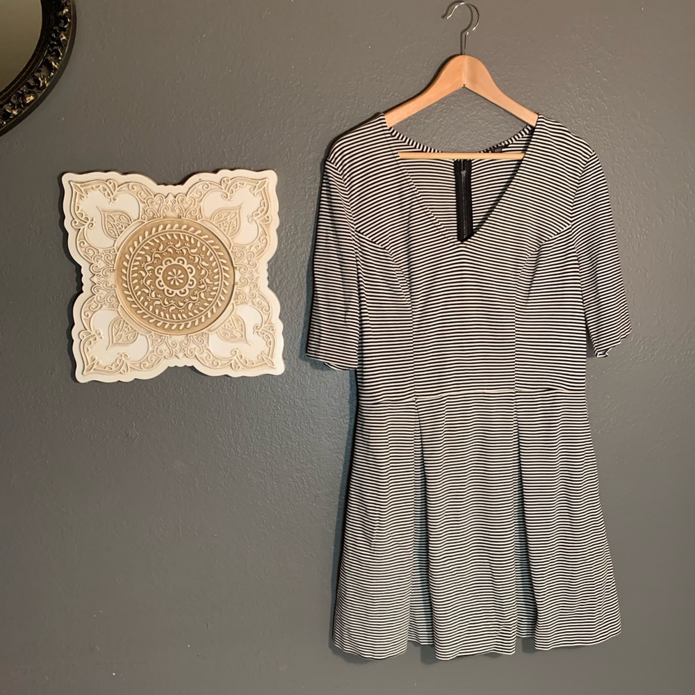 Guess Striped Skater Dress With Pockets Size Large